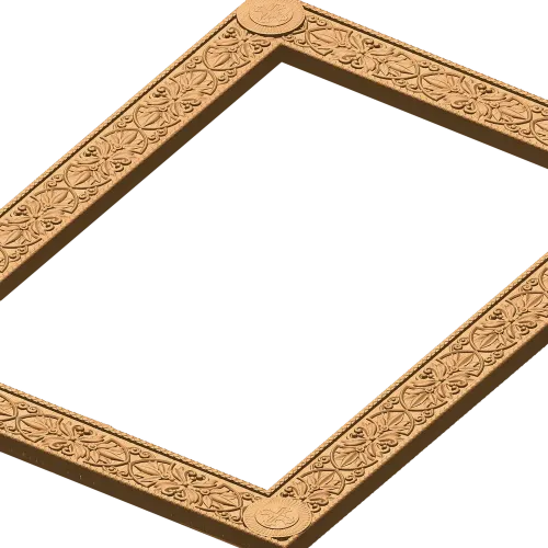 Резная деревянная рамка с акантовым орнаментом