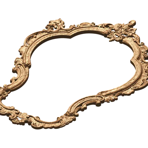 Рокайльная резная рамка из дерева